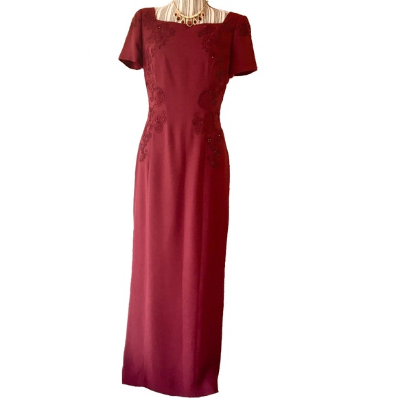 Maggy London Dresses & Skirts - NWT Maggy London Maroon Full Length Dress Size 6